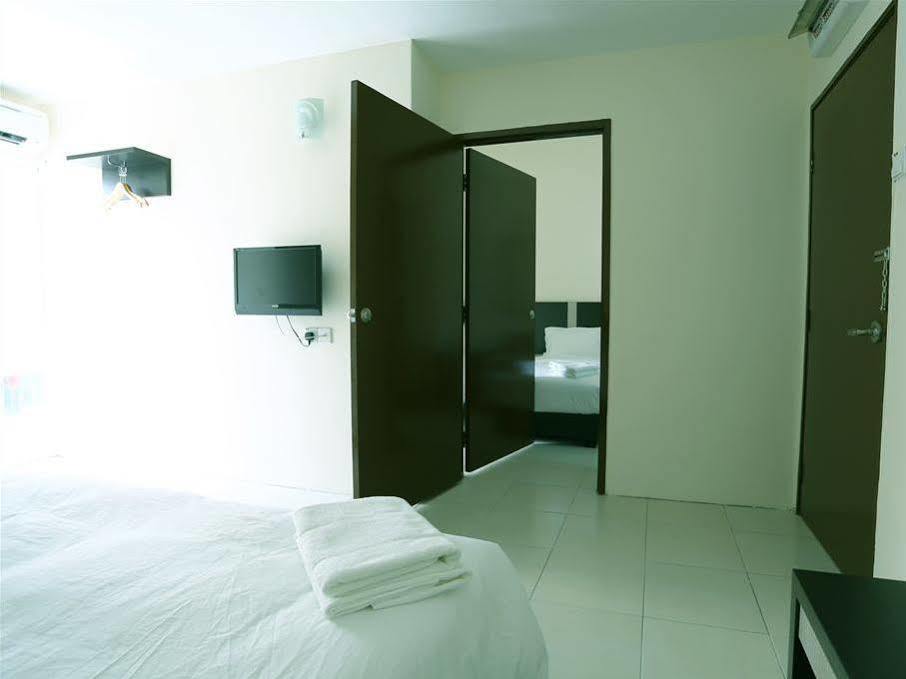 Nd Hotel Malacca Esterno foto
